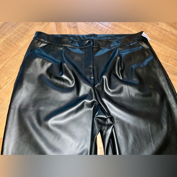 Ellen Tracy Pleated Faux Leather Black Pants - size XL - NWT - Classic & Comfy - Picture 6 of 13